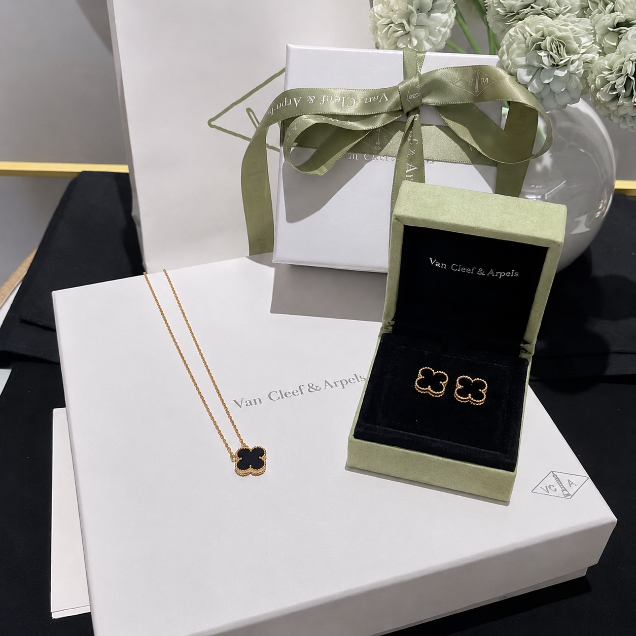 Van Cleef & Arpels Alhambra Onyx Clover Set Necklace Bracelet Earrings