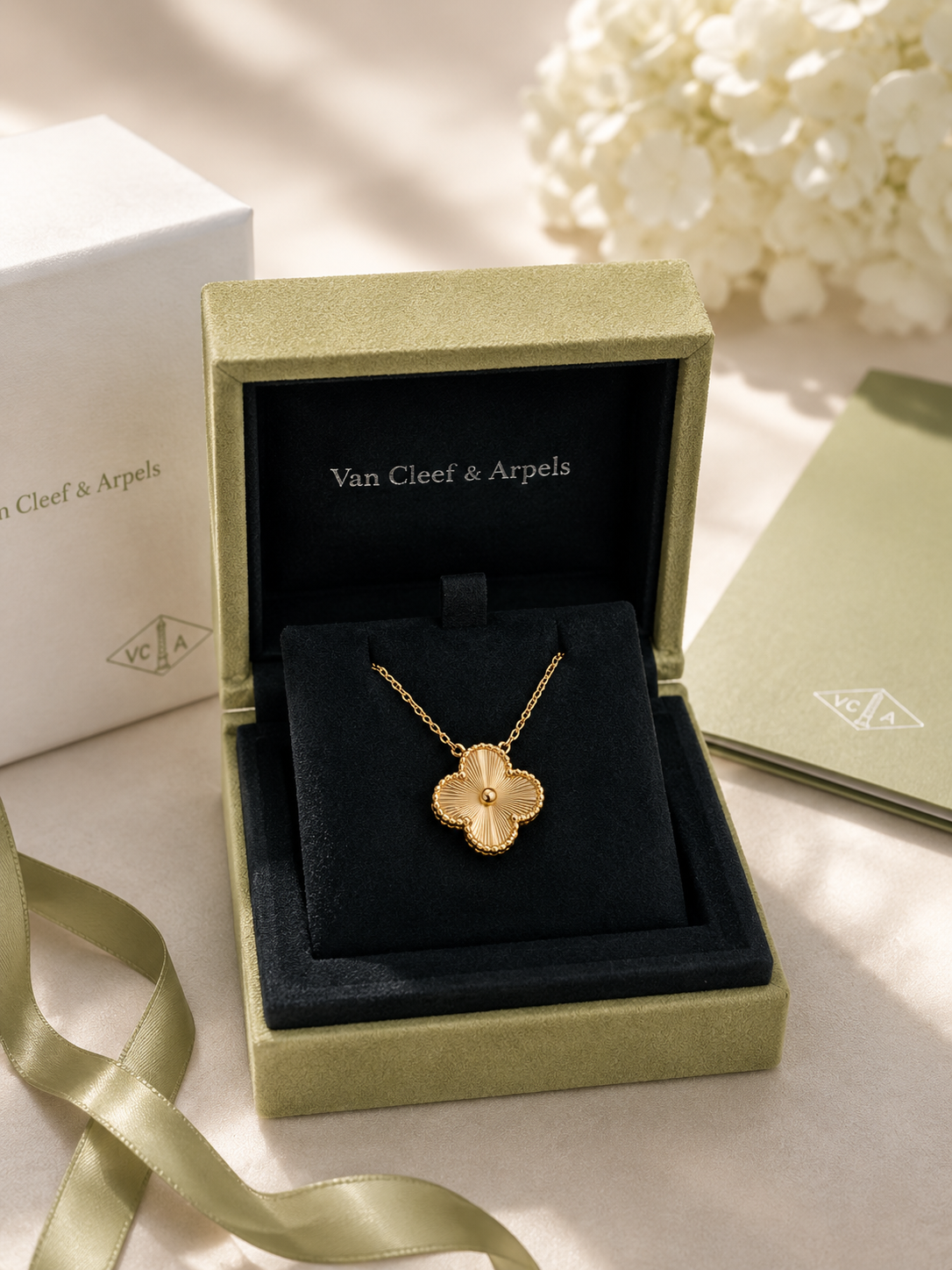Van Cleef & Arpels Alhambra Onyx Clover Set Necklace Bracelet Earrings
